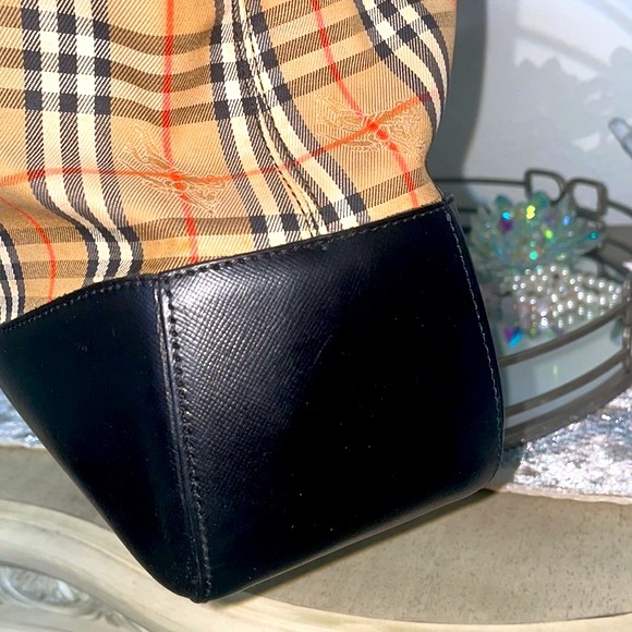 💗AUTHENTIC 💗 BURBERRY tote - Picture 6 of 17